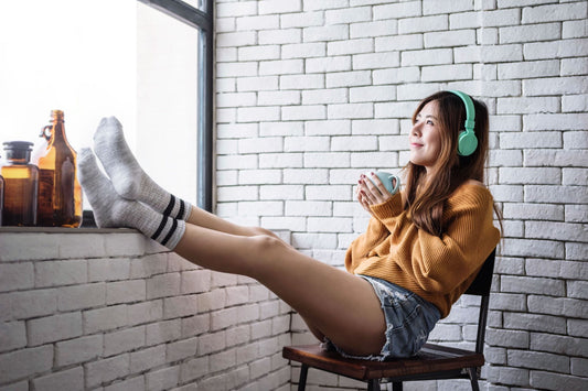5 Essential Oils to Help You Relax: Which Ones and Ways To Use Them