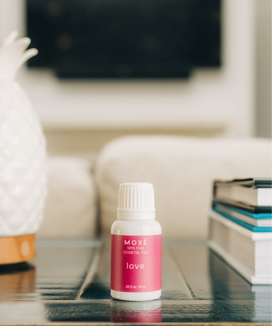 MOXE Love essential oil with diffuser