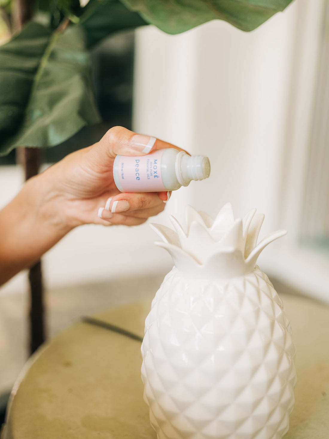 Essential Oil Room Fragrances to Welcome Summer Guests